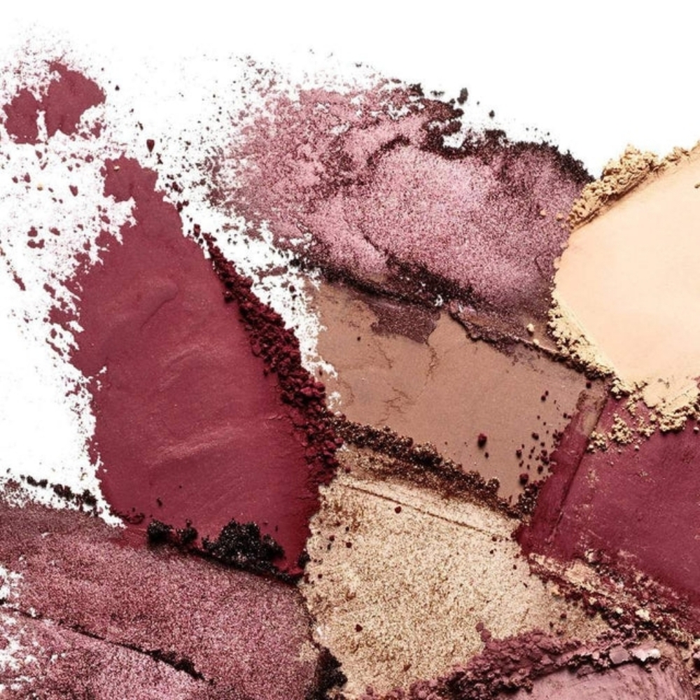 Cool Nude ILIA Necessary Eyeshadow Palette Neutral Plum Shades Brand New In Box - Picture 8 of 10